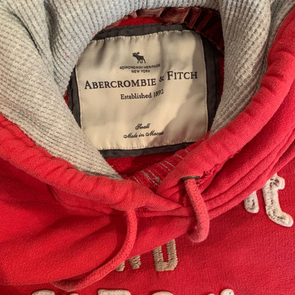 Vintage Abercrombie Sweatshirt. Small. Red color. - Picture 3 of 4